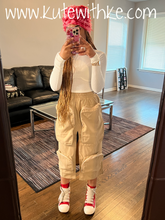 Load image into Gallery viewer, Trip To Toronto Knitted Beanie
